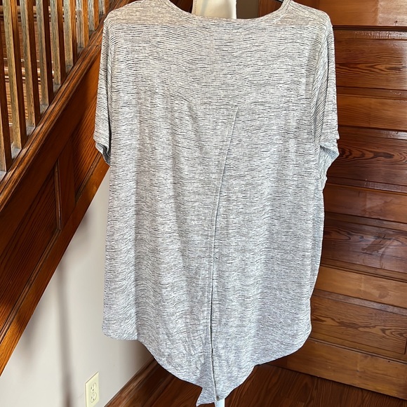 J Crew Split Back Lightweight Short Sleeved Sweater - Picture 3 of 5